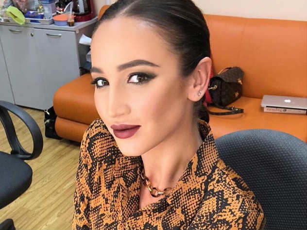 Бузова попросила поклонников помогать с текстами