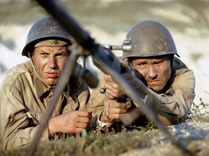 Георгий Бурков и Василий Шукшин в фильме «Они сражались за Родину», 1975 год