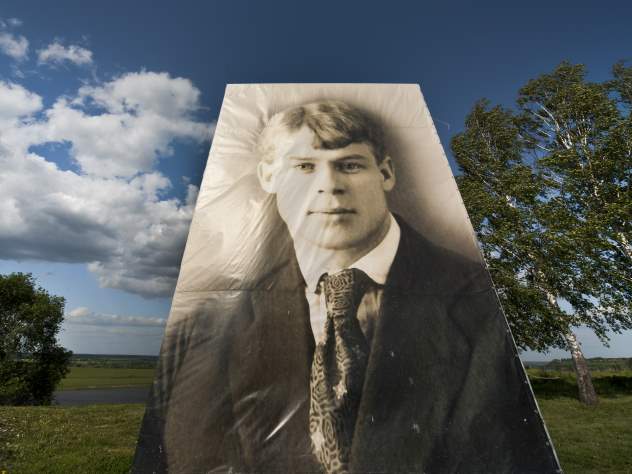 Безруков и Михайлов вспомнили о дне рождения Сергея Есенина