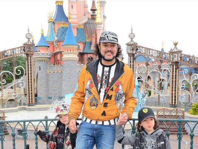 Филипп Киркоров и его дети Киркоров с детьми сходил в Диснейленд