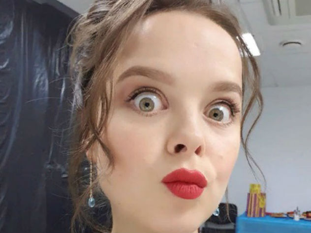 Наталья Медведева показала платье с вишенками