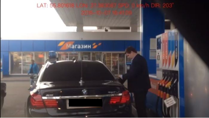 Машина предположительно Дмитрия Козака попала на видео