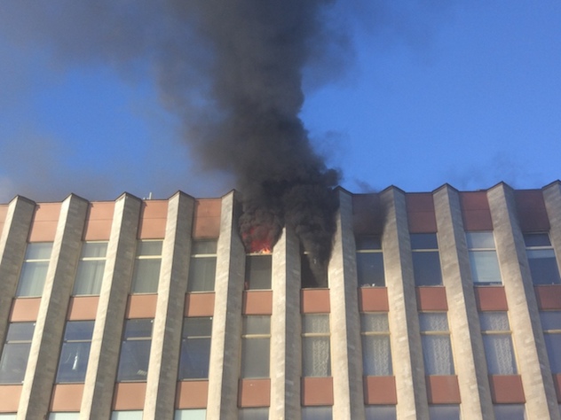 В здании "Ростелекома" в Питере вспыхнул пожар