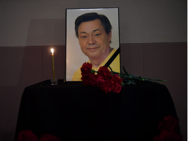 Фото прощания с Николаем Караченцовым - Ленком