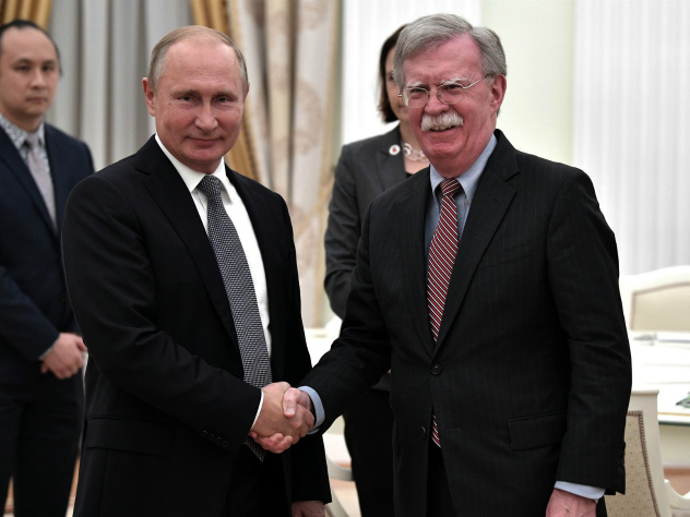 Путин в шутку предложил свою интерпретацию герба США