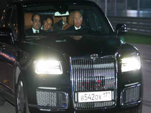 Владимир Путин за рулем