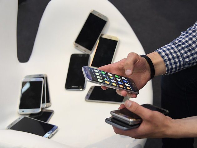 Стоимость среднего чека на смартфон выросла до 15200 рублей