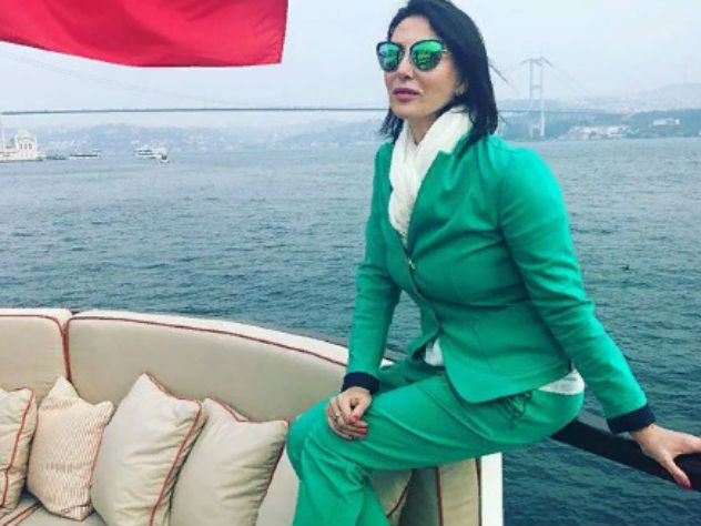 Алика Смехова в безупречном наряде фото