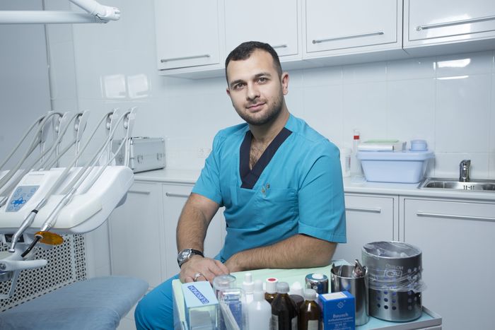Врач-стоматолог Тигран Григорян