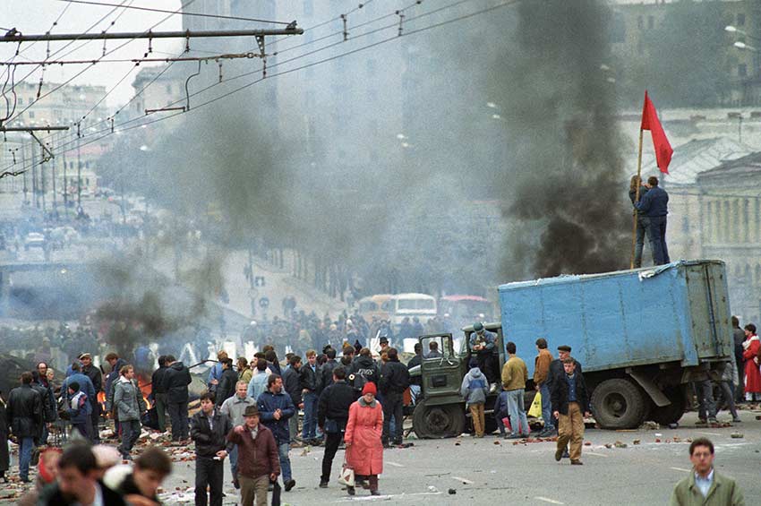 На Смоленской площади, 3 октября 1993 года. 