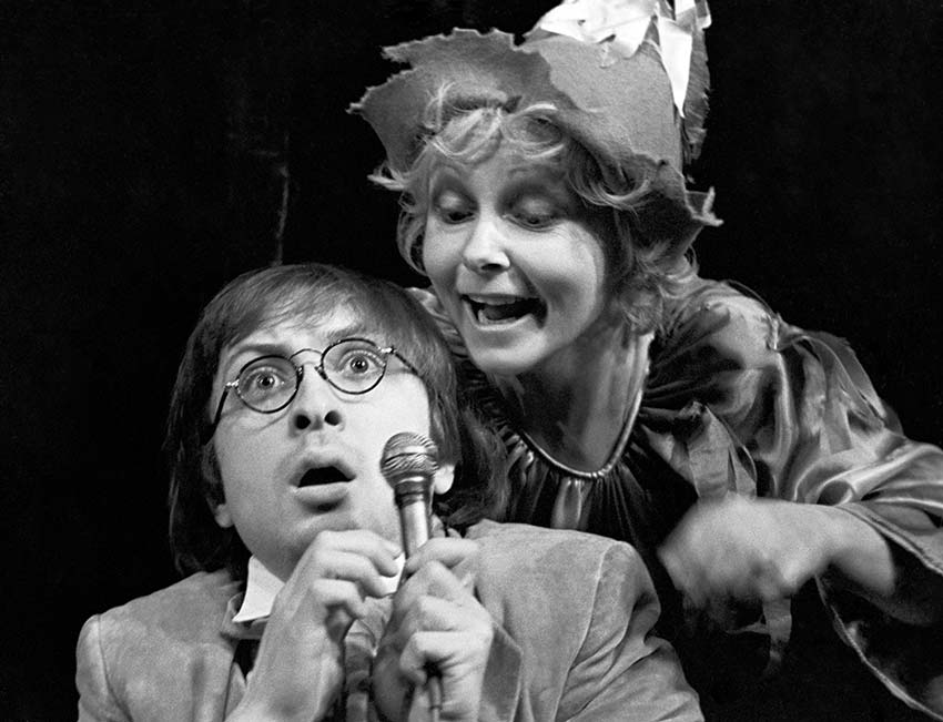 Людмила Крылова на сцене «Современника» в спектакле «Дороже жемчуга и злата», 1980 год. 