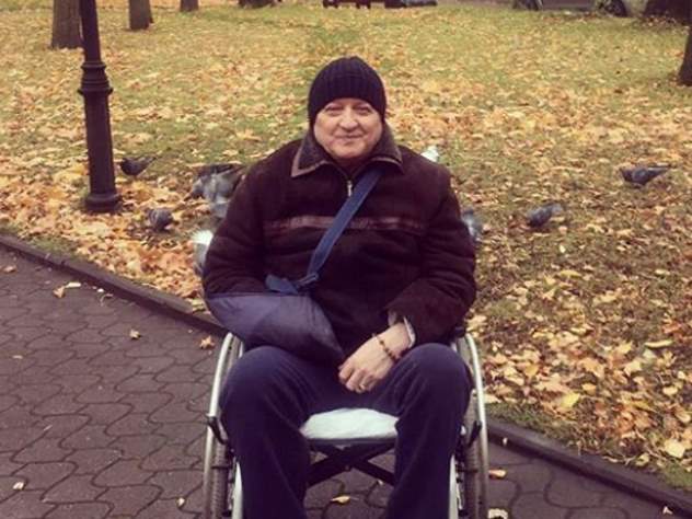 Волочкова показала отца в инвалидной коляске