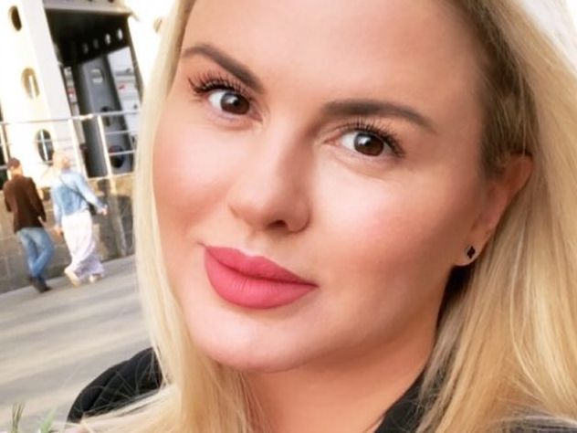 Семенович показала, как ей ставят капельницу