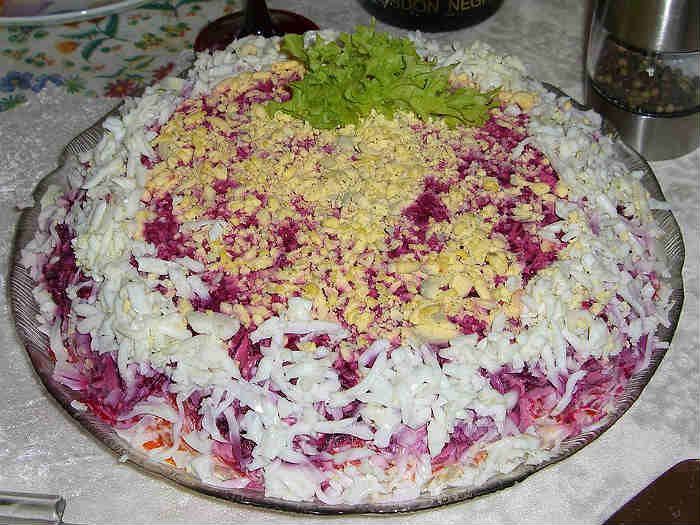 По популярности «Селедка под шубой» – второй салат после «Оливье»