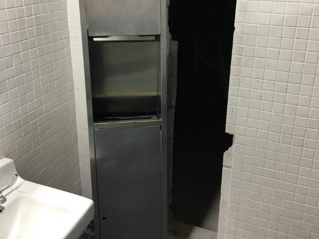 Тайная комната с алтарем Дэнни де Вито