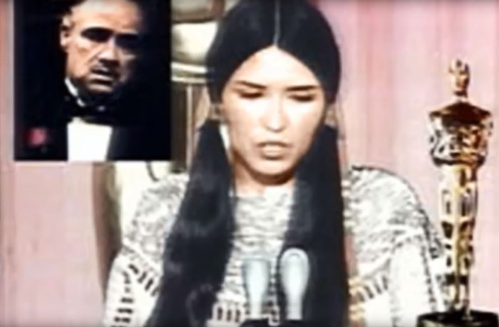 Та самая Сашин Легкое перо со статуэткой, принадлежавшей Марлону Брандо. Кадр YouTube