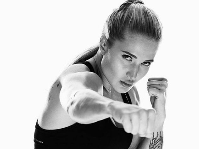 Если вы большой, гадкий и обижаете маленьких, то придет Настя и быстренько вам накостыляет. Источник: Instagram** / anastasia_yankova