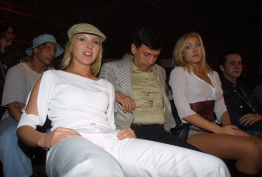 Лика Стар вместе с продюсером Юрием Айзеншписом, певицей Сашей и солистом «Динамит» Ильей Зудиным (2002 год)