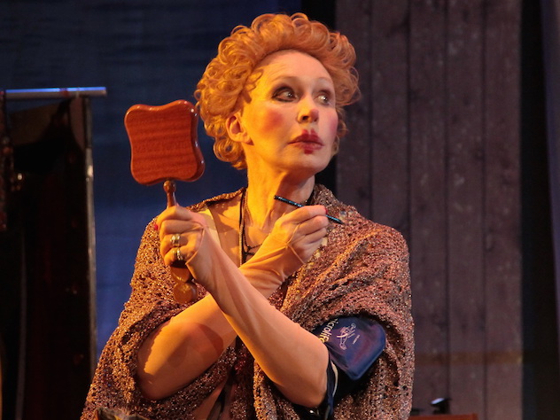 Татьяна Васильева народная артистка актриса театра и кино на сцене