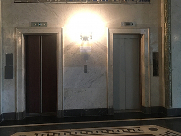 Женщина провела в лифте 3 дня