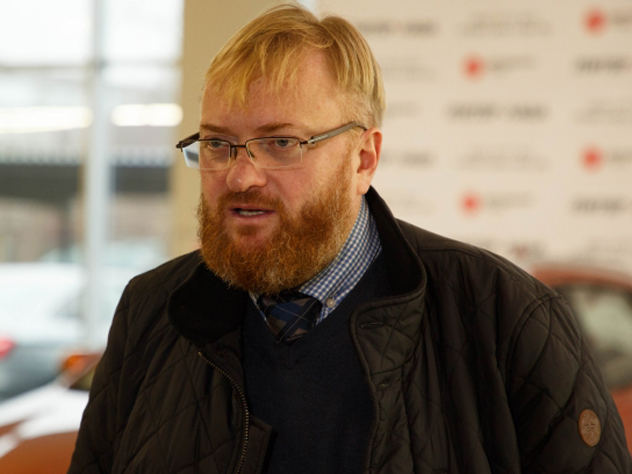 Милонов уверен, что многие депутаты, как и он сам, хотели бы ходить в мундирах