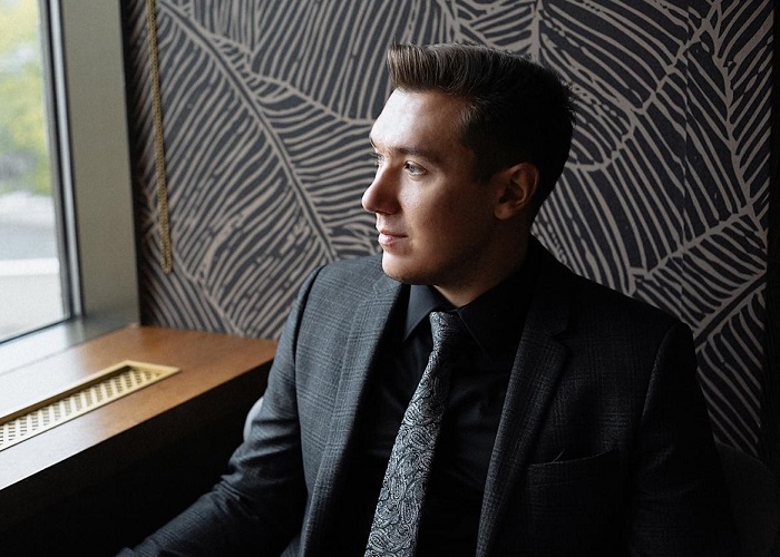 Какие мужские свитера в моде этой зимой