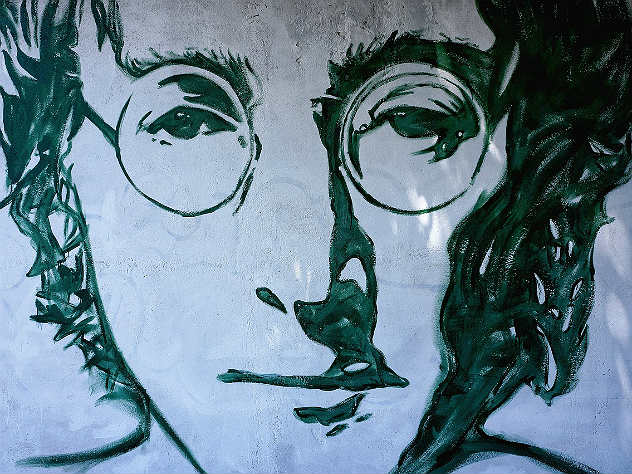 Убийца Джона Леннона колебался