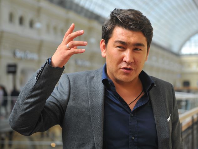 Азамат Мусагалиев поделился забавным снимком с презентации фильма «Год культуры»