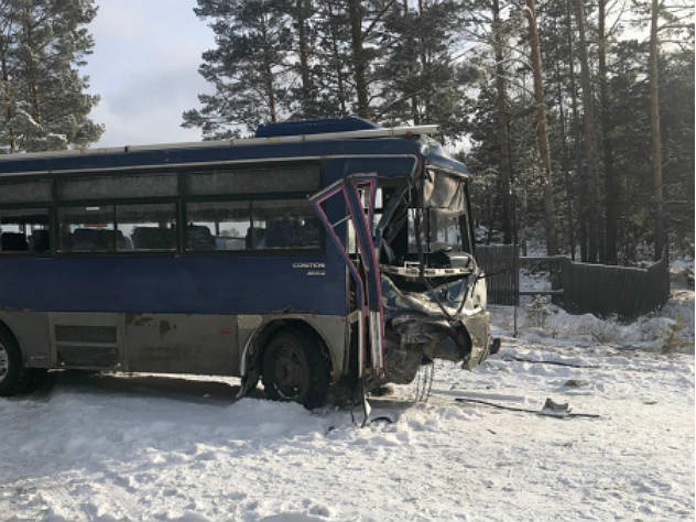 Водитель с травмами помог пассажирам