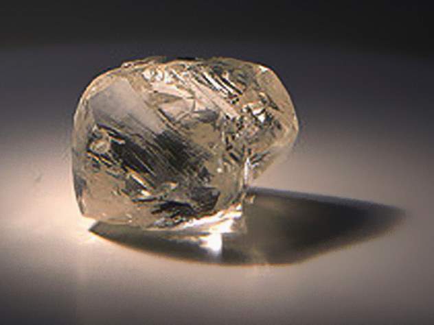В Якутии нашли огромный алмаз