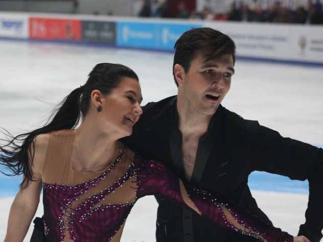 Софья Евдокимова сбросила с себя жакет