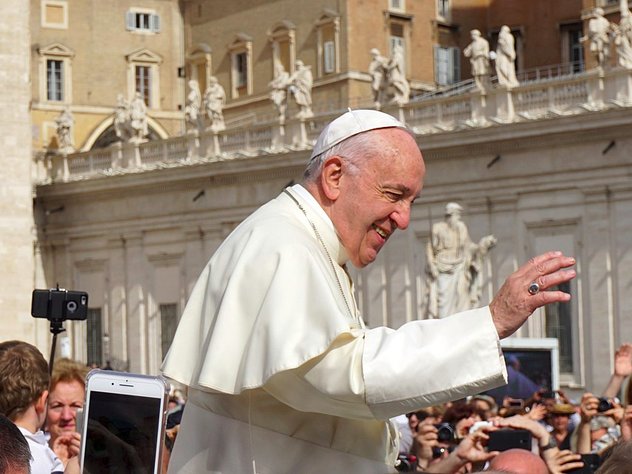 Папа Римский в день окончания первого мирового конфликта призвал отказаться от «культуры войн»