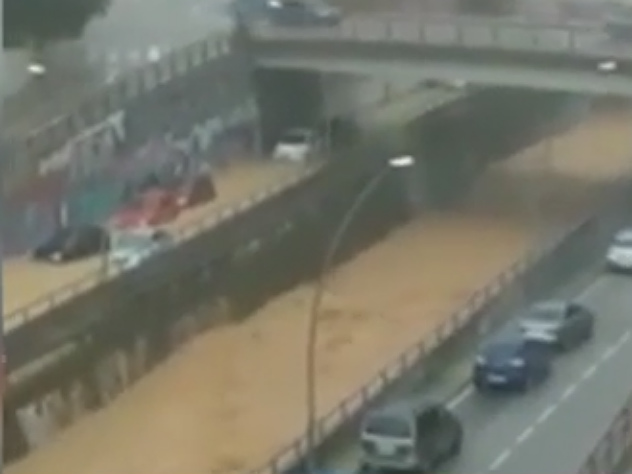 Сильный ливень идет в Испании