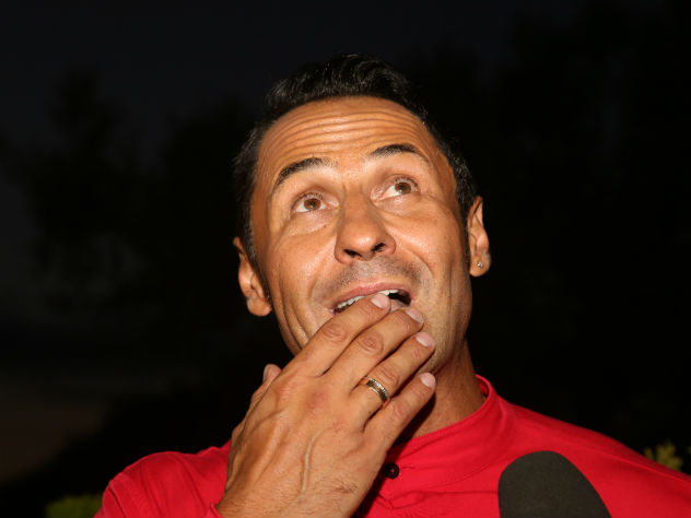 Стас Костюшкин сел на шпагат - инстаграм**