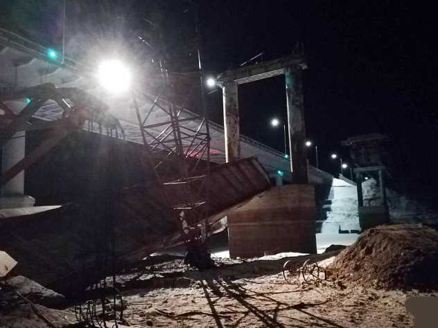 Фото рухнувшегося моста