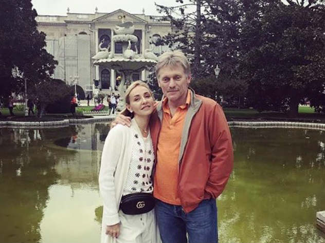 (Татьяна Навка и Дмитрий Песков в Стамбуле. Источник - *instagram.com)