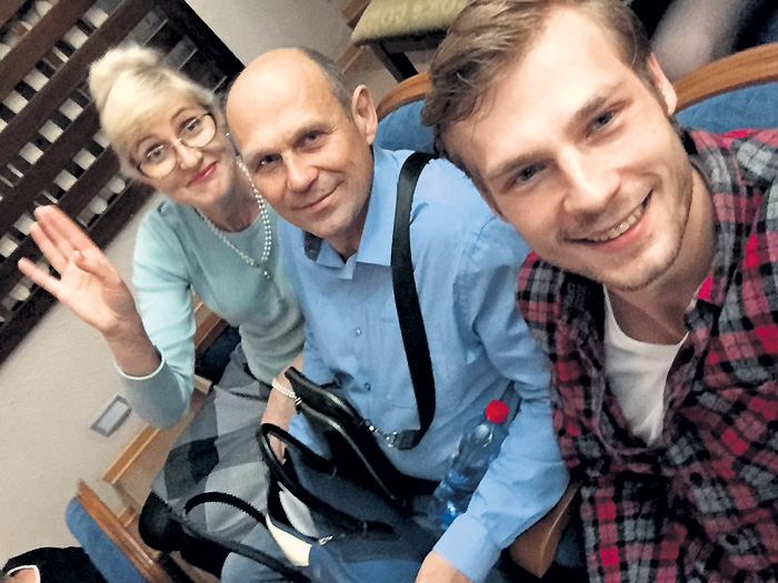 Мама Ирина Леонидовна и папа Андрей Григорьевич** - лучшие друзья начинающего актера