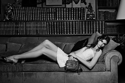 В апреле этого года 17-летняя Кайя Гербер приняла участие в рекламе бренда Chanel