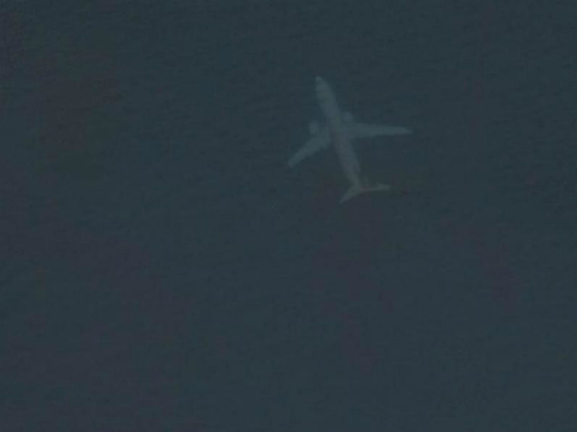 самолет под водой на картах Google Earth