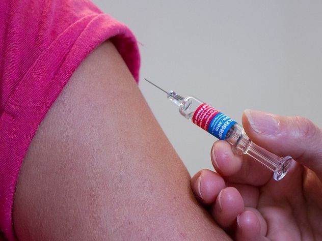 Прививка, укол, корь