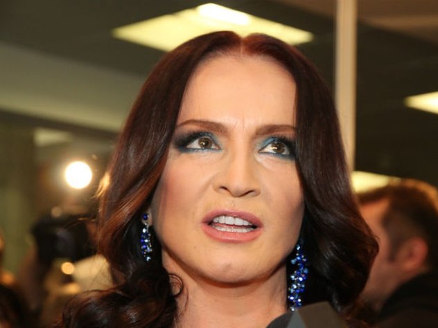 В августе артистка упала в обморок на сцене