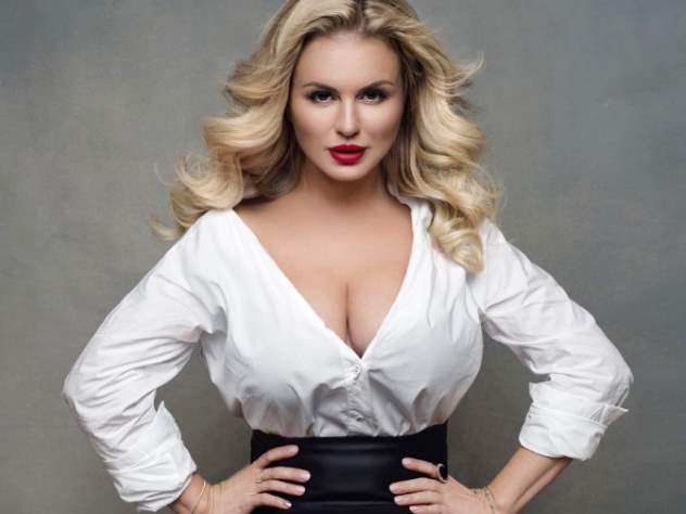 Анна Семенович выложила откровенное фото в соцсети