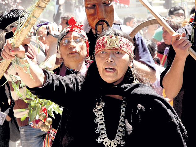 Индейцев мапуче в Чили - полтора миллиона человек!
