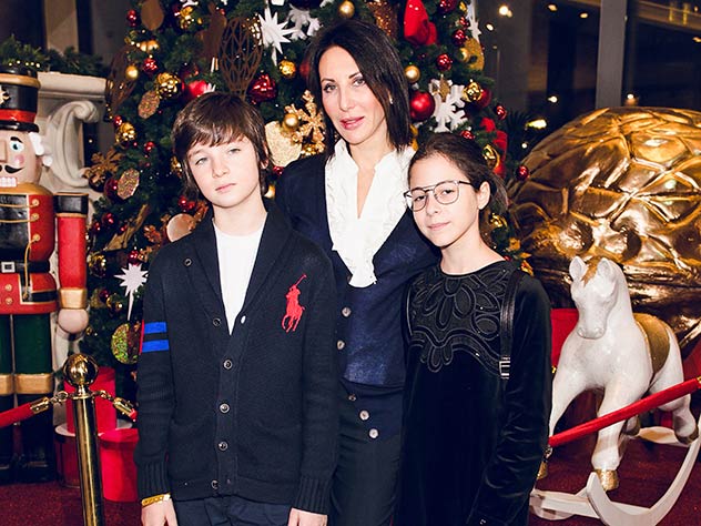 Алика Смехова с детьми