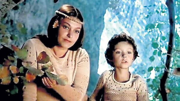 Наталья Сергеевна с сыном Ваней в сказке про Бемби (1985 г.)