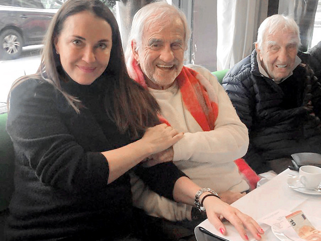 Татьяна Лютаева подписала этот снимок в «Инстаграме**»: «СЧАСТЬЕ… PARIS… BELMONDO», к сожалению, не упомянув Шарля Жерара (справа)