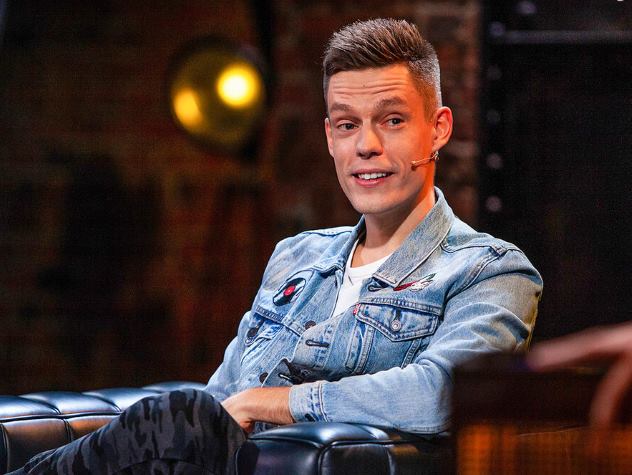 Юрий Дудь****