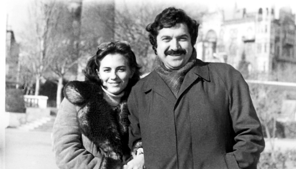 Супруга нашего героя Валида Мурадовна одно время преподавала французский и русский языки в Джорджтаунском университете