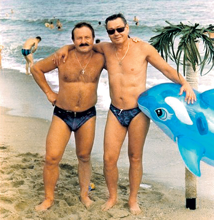 Быстряков и Караченцов на пляже под Одессой (2004 г.)