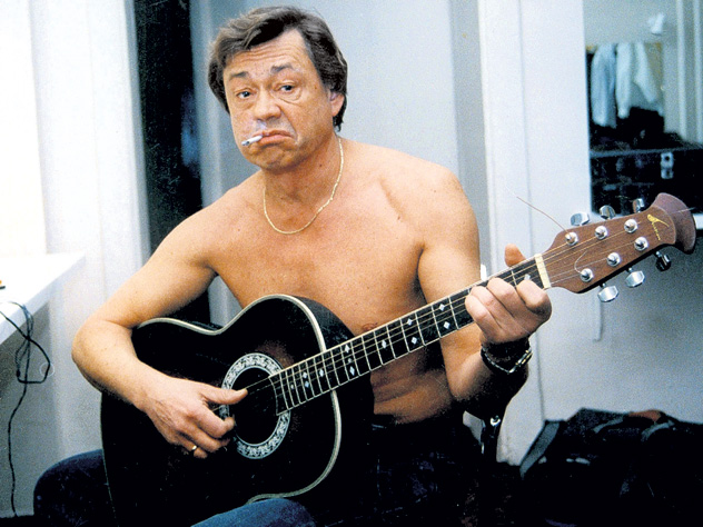 Николай Петрович** впервые запел перед публикой в 1974 году в спектакле родного «Ленкома» «Тиль»